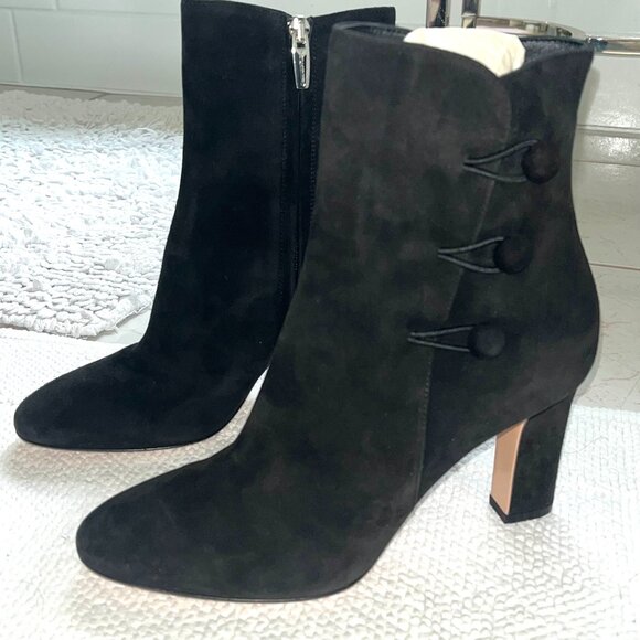 NEW- Gianvito Rossi black suede bootie,